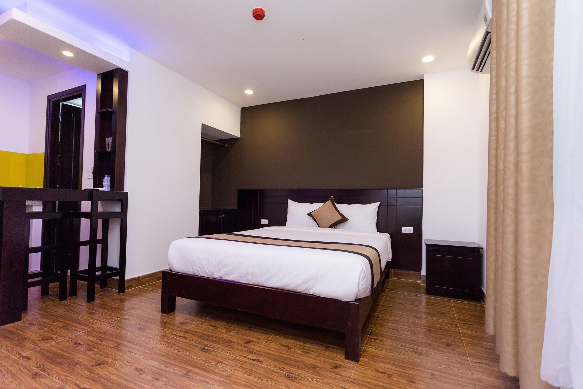 Manchester Hotel Дананг Экстерьер фото